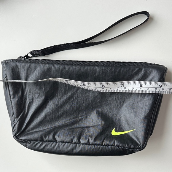 Nike - Pair of Black Toiletry Bag and Gear Bag with Neon Green Logo - Picture 3 of 9